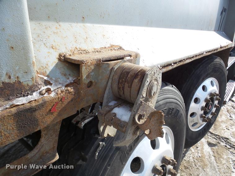 image for item DA7448 2003 Mack CL713 dump truck