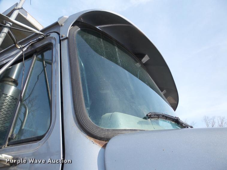 image for item DA7448 2003 Mack CL713 dump truck