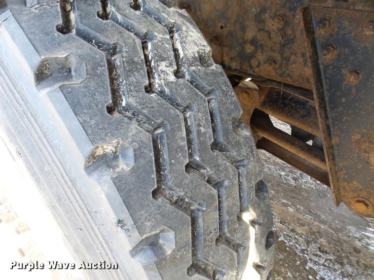 image for item DA7448 2003 Mack CL713 dump truck