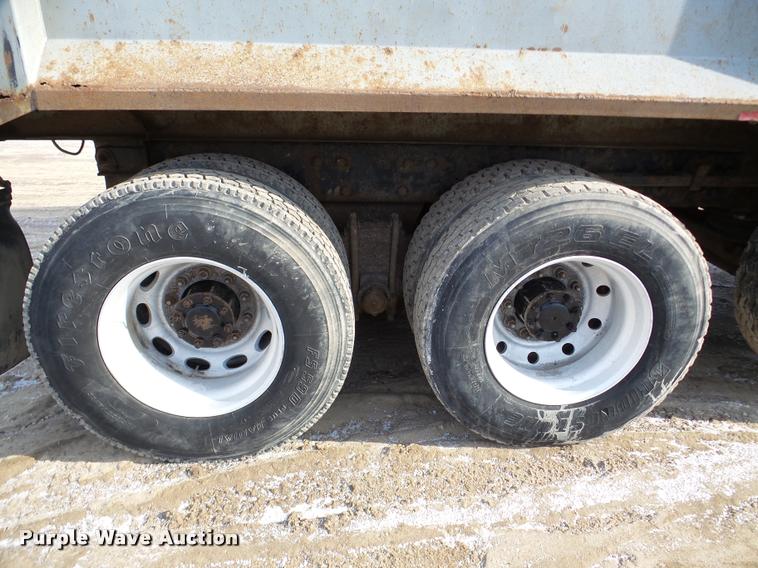 image for item DA7448 2003 Mack CL713 dump truck