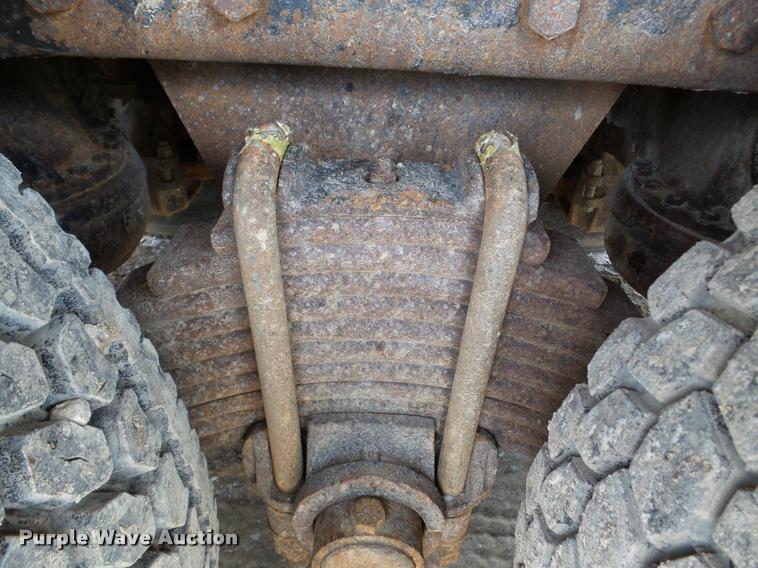 image for item DA7448 2003 Mack CL713 dump truck