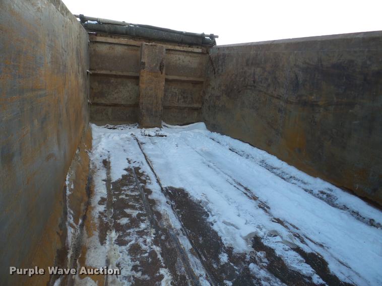 image for item DA7448 2003 Mack CL713 dump truck