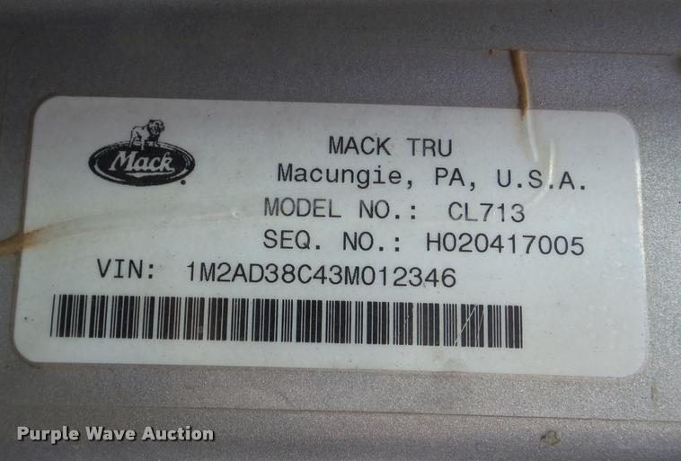 image for item DA7448 2003 Mack CL713 dump truck
