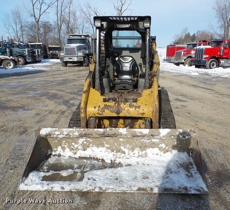 image for item DA7450 2010 Caterpillar 257B skid steer