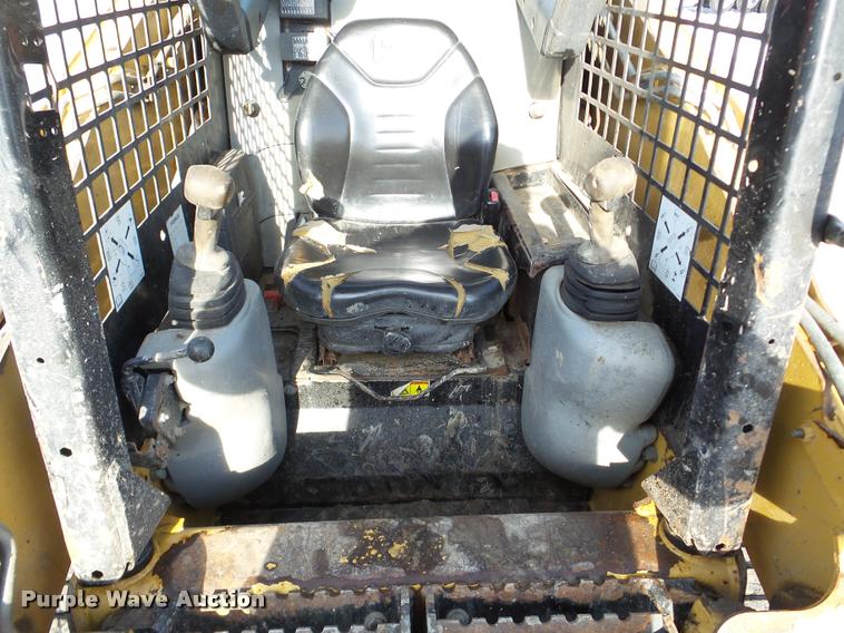 image for item DA7450 2010 Caterpillar 257B skid steer