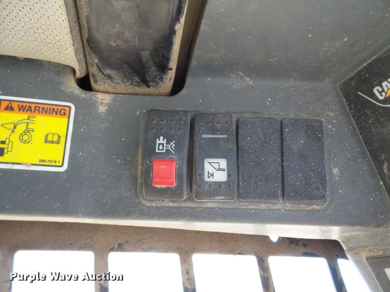 image for item DA7450 2010 Caterpillar 257B skid steer