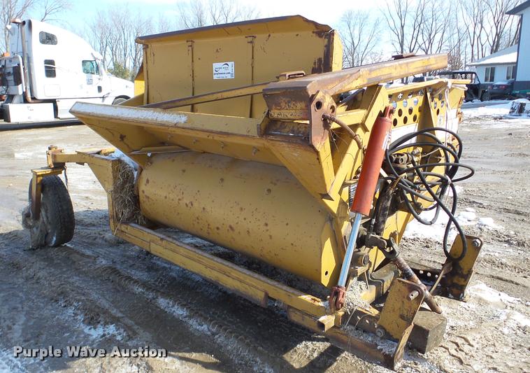image for item DA7452 HayBuster 256 Big BaleBuster bale processor
