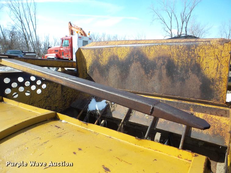 image for item DA7452 HayBuster 256 Big BaleBuster bale processor