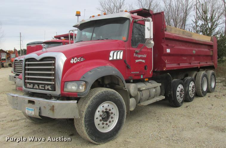 image for item DA7453 2007 Mack CTP713 dump truck