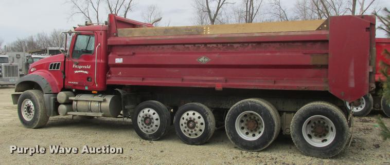 image for item DA7453 2007 Mack CTP713 dump truck