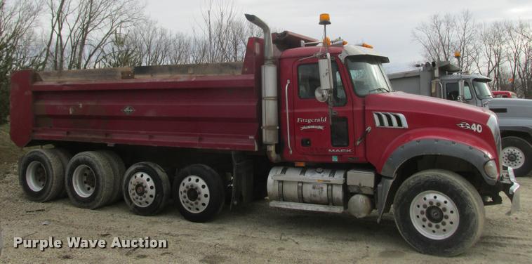 image for item DA7453 2007 Mack CTP713 dump truck