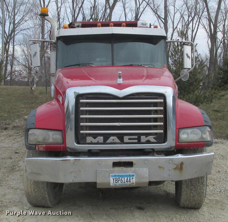 image for item DA7453 2007 Mack CTP713 dump truck