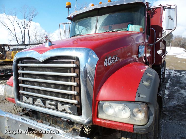 image for item DA7453 2007 Mack CTP713 dump truck