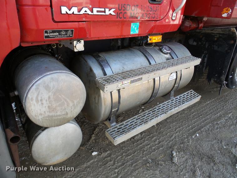 image for item DA7453 2007 Mack CTP713 dump truck