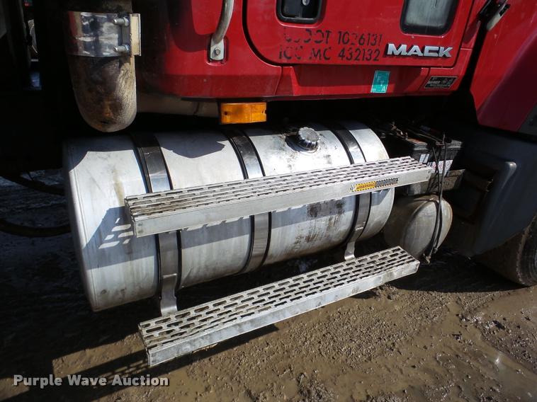 image for item DA7453 2007 Mack CTP713 dump truck