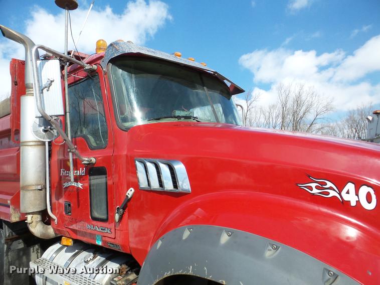 image for item DA7453 2007 Mack CTP713 dump truck