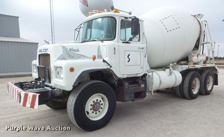 image for item DA7674 1978 Mack ready mix truck