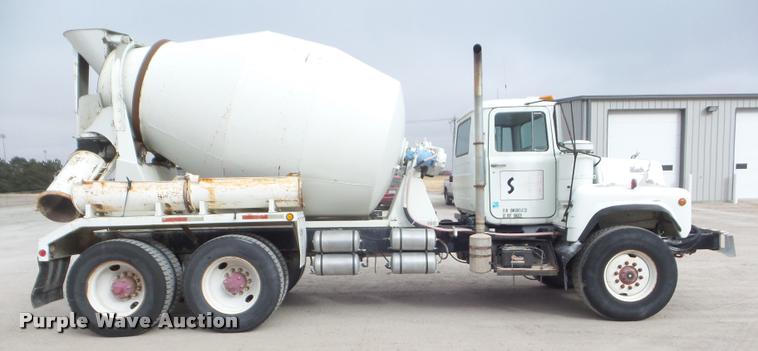 image for item DA7674 1978 Mack ready mix truck