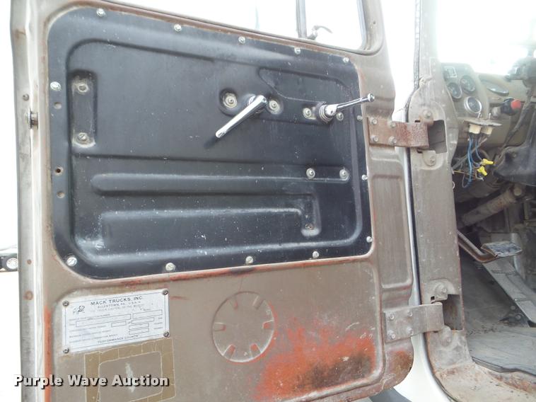 image for item DA7674 1978 Mack ready mix truck