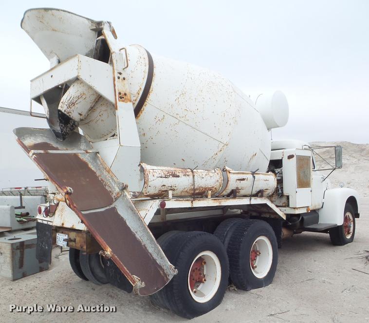 image for item DA7675 1958 International RF192 ready mix truck