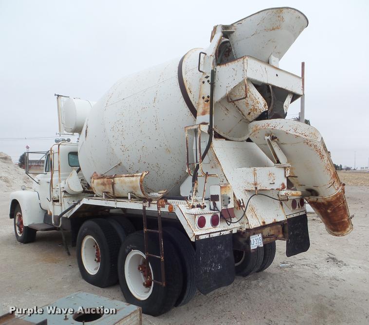 image for item DA7675 1958 International RF192 ready mix truck