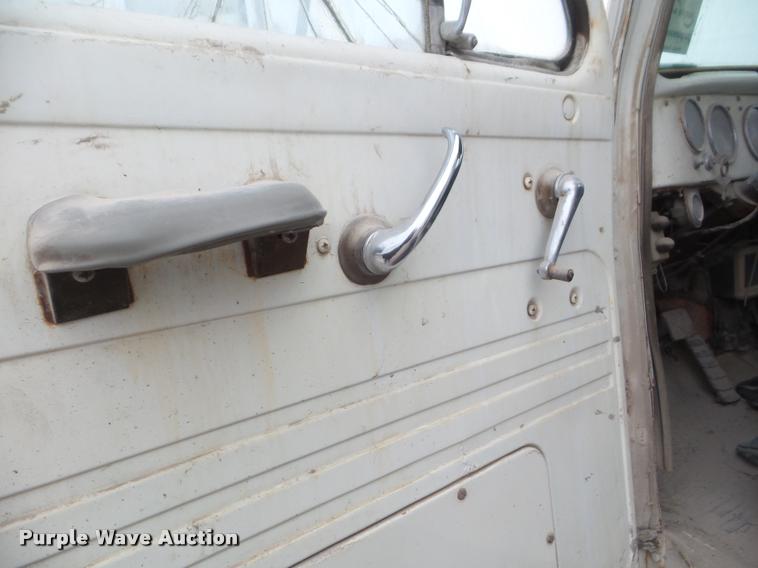 image for item DA7675 1958 International RF192 ready mix truck