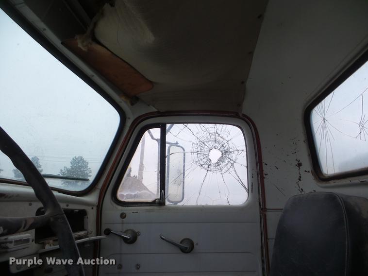 image for item DA7675 1958 International RF192 ready mix truck