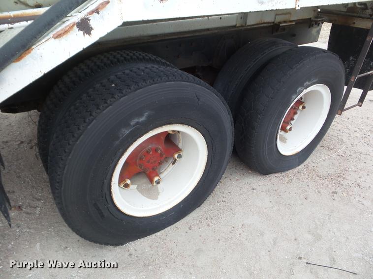 image for item DA7675 1958 International RF192 ready mix truck
