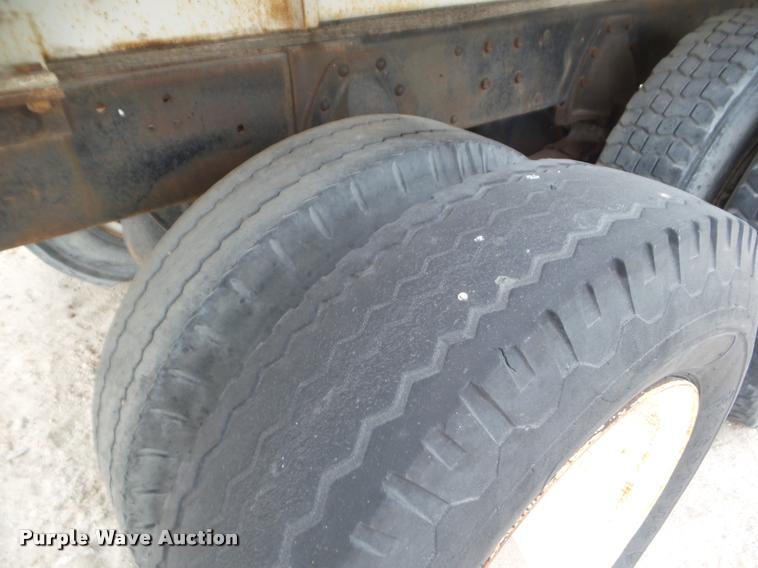 image for item DA7675 1958 International RF192 ready mix truck