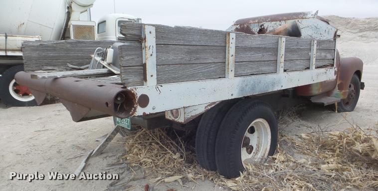 image for item DA7676 1950 Chevrolet dump truck