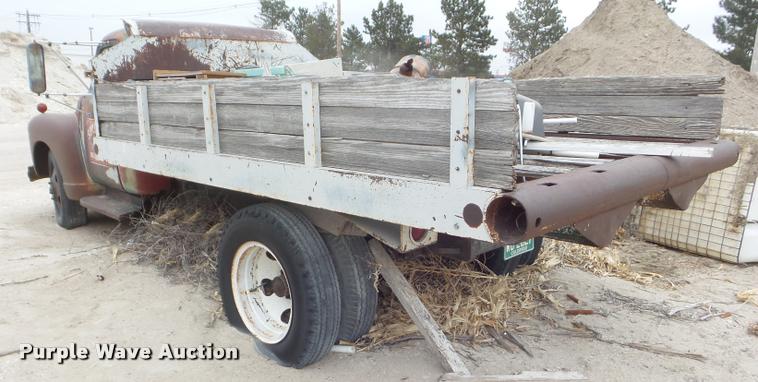 image for item DA7676 1950 Chevrolet dump truck