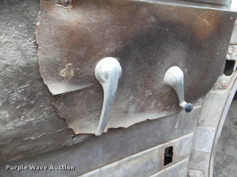 image for item DA7676 1950 Chevrolet dump truck