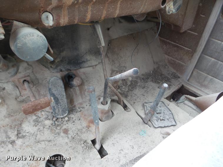 image for item DA7676 1950 Chevrolet dump truck