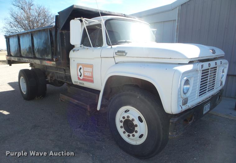 image for item DA7680 1964 Ford F800 dump truck