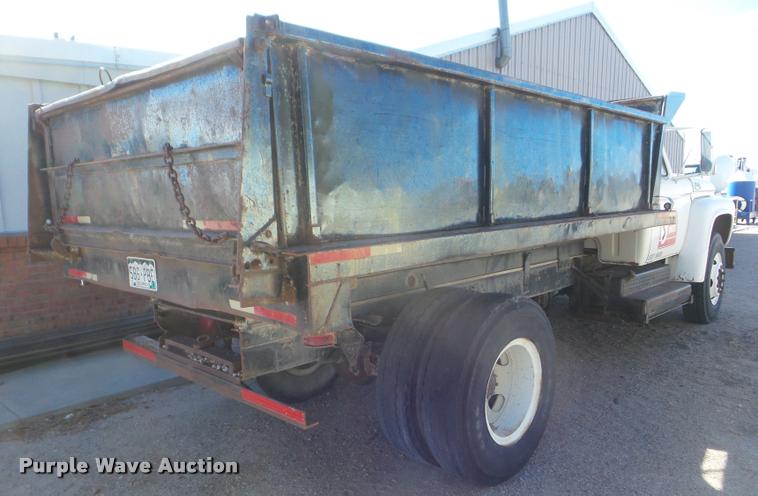 image for item DA7680 1964 Ford F800 dump truck