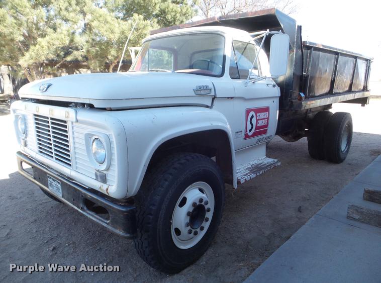 image for item DA7680 1964 Ford F800 dump truck