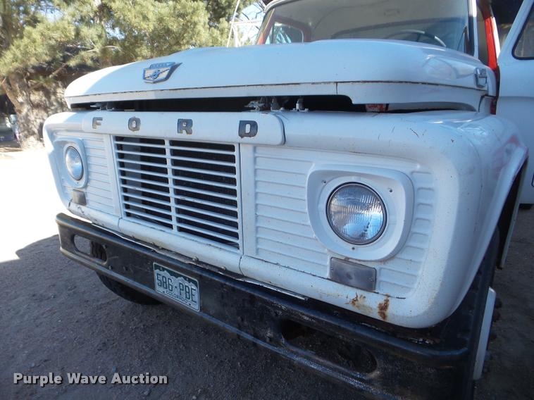 image for item DA7680 1964 Ford F800 dump truck
