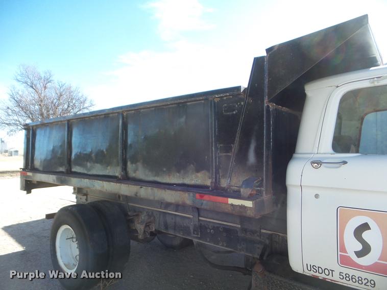 image for item DA7680 1964 Ford F800 dump truck