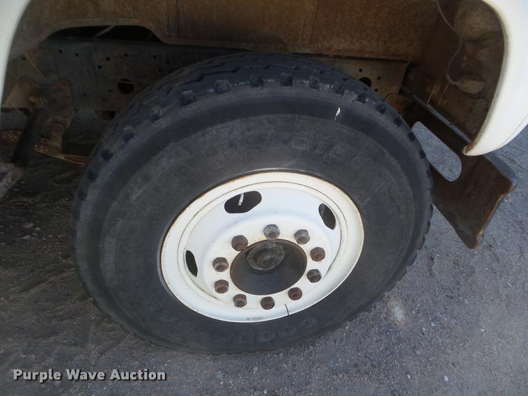 image for item DA7680 1964 Ford F800 dump truck