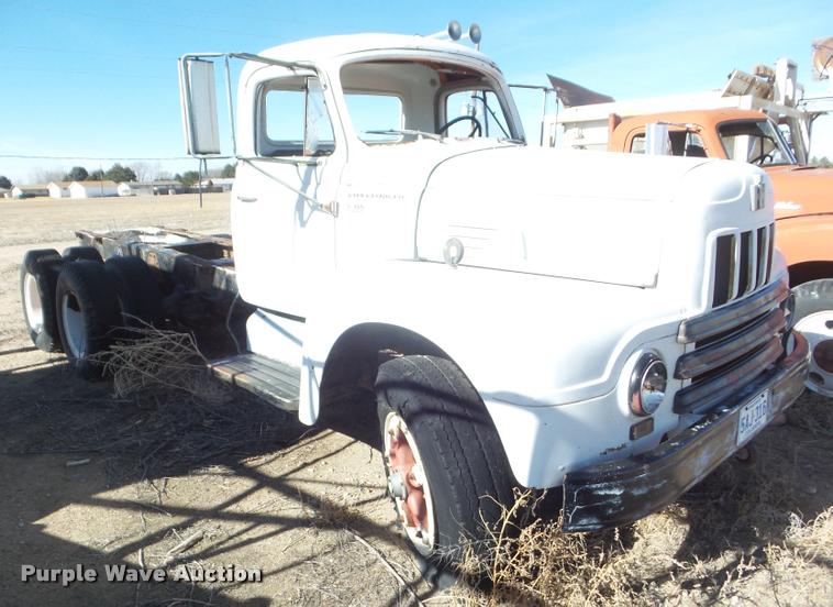 image for item DA7682 1958 International R190 truck chassis