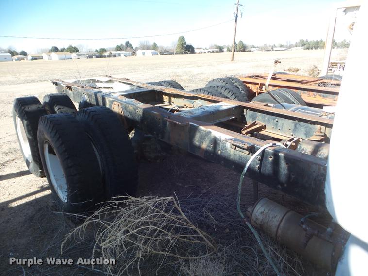 image for item DA7682 1958 International R190 truck chassis