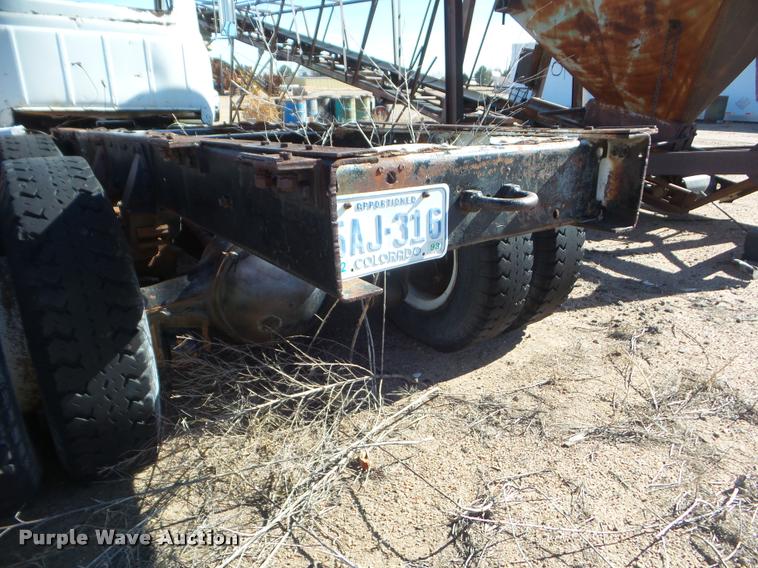 image for item DA7682 1958 International R190 truck chassis