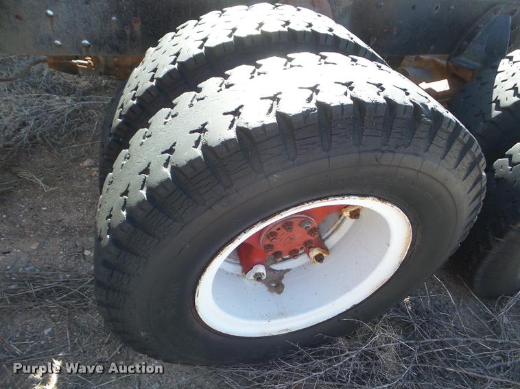 image for item DA7682 1958 International R190 truck chassis