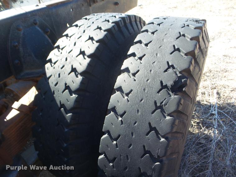 image for item DA7682 1958 International R190 truck chassis