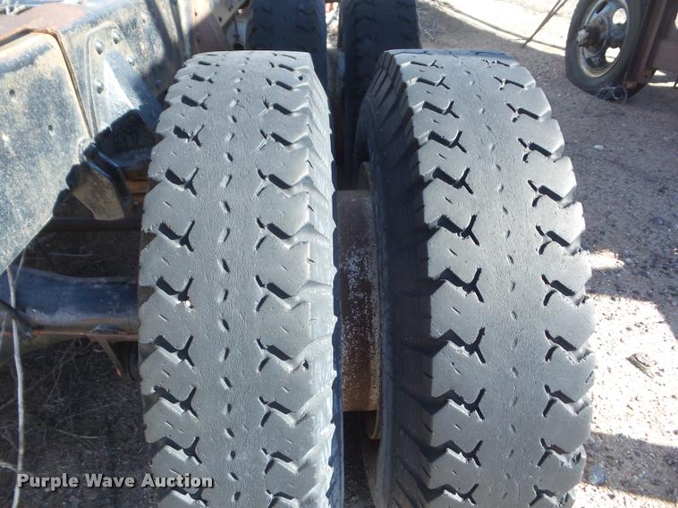 image for item DA7682 1958 International R190 truck chassis