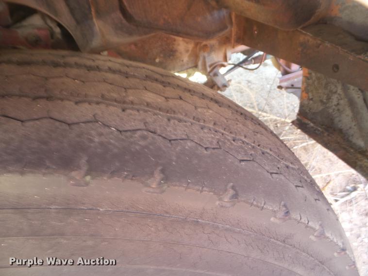image for item DA7682 1958 International R190 truck chassis