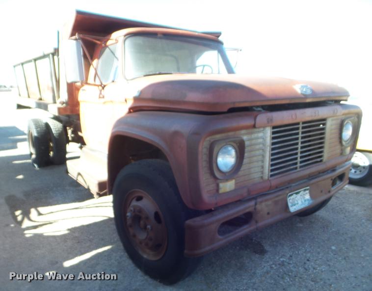 image for item DA7683 1964 Ford F800 dump truck