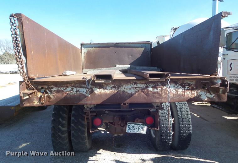 image for item DA7683 1964 Ford F800 dump truck