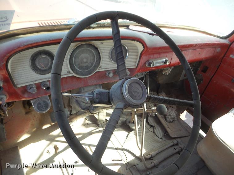 image for item DA7683 1964 Ford F800 dump truck