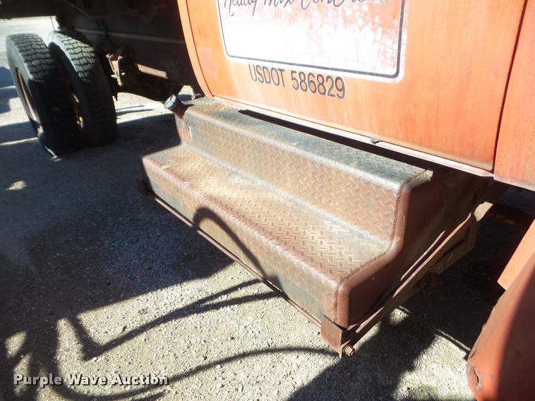 image for item DA7683 1964 Ford F800 dump truck